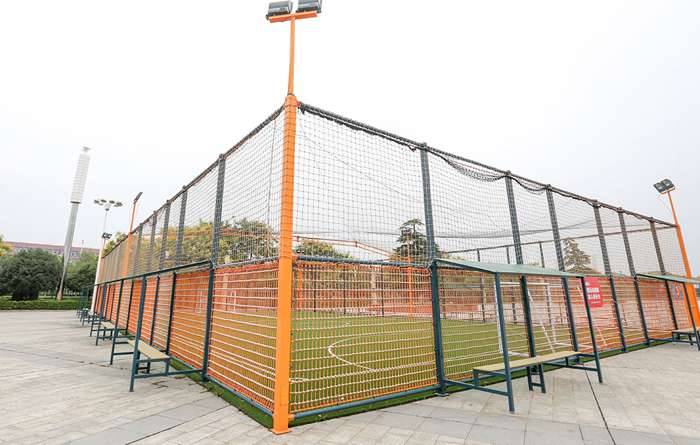 广西健身器材厂家-壹号娱乐五人制足球场
